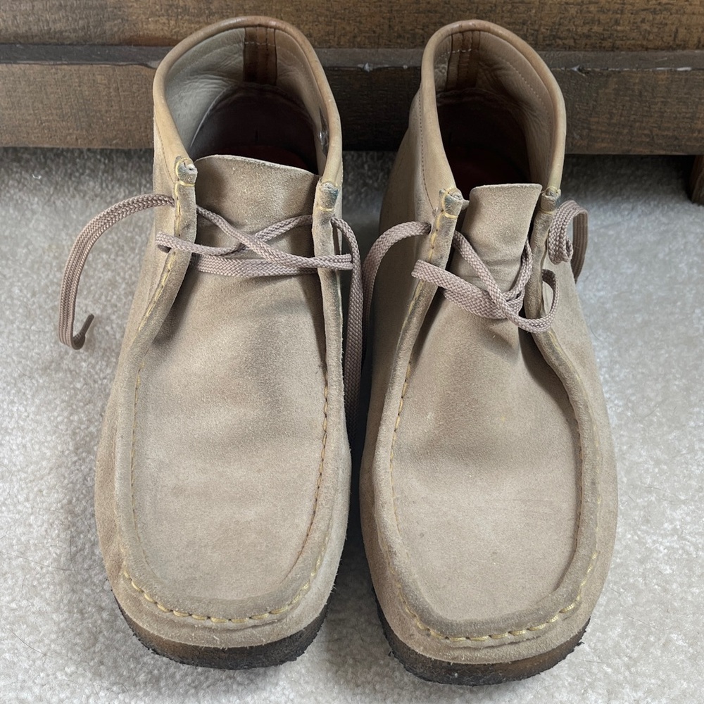 Clarks Wallabee Men's Tan/Cream Suede Chukka Boots